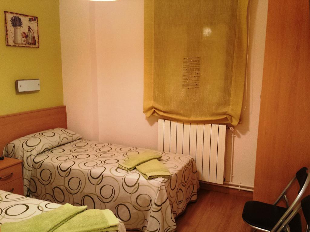 Apartamento Turistico Guara Casa Castro Barbastro Luaran gambar