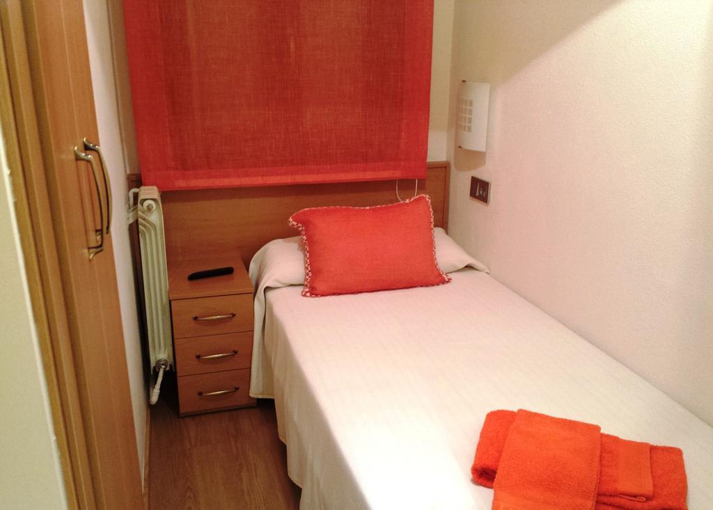 Apartamento Turistico Guara Casa Castro Barbastro Luaran gambar