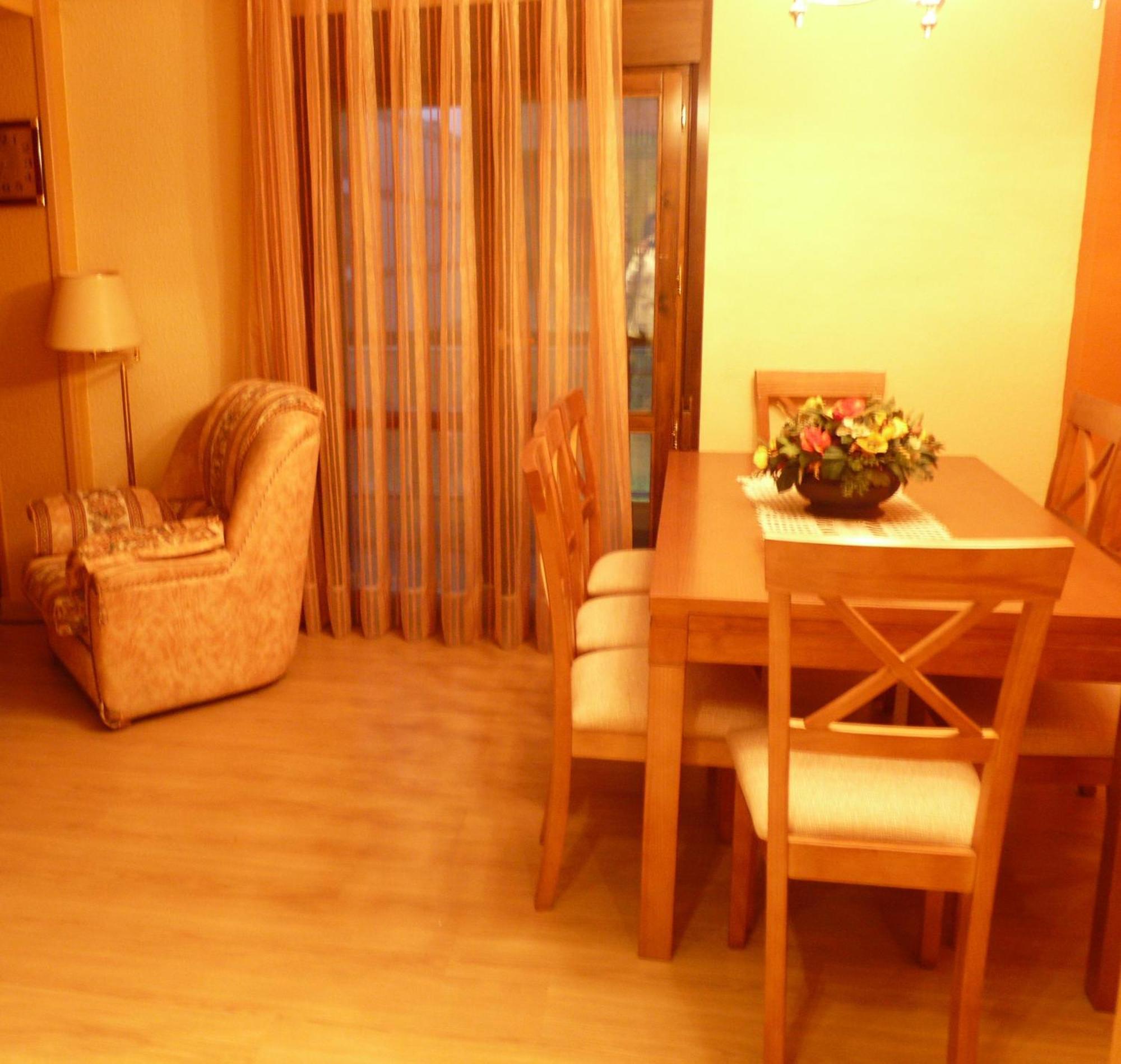 Apartamento Turistico Guara Casa Castro Barbastro Luaran gambar