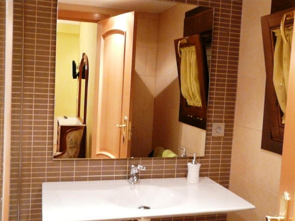 Apartamento Turistico Guara Casa Castro Barbastro Luaran gambar