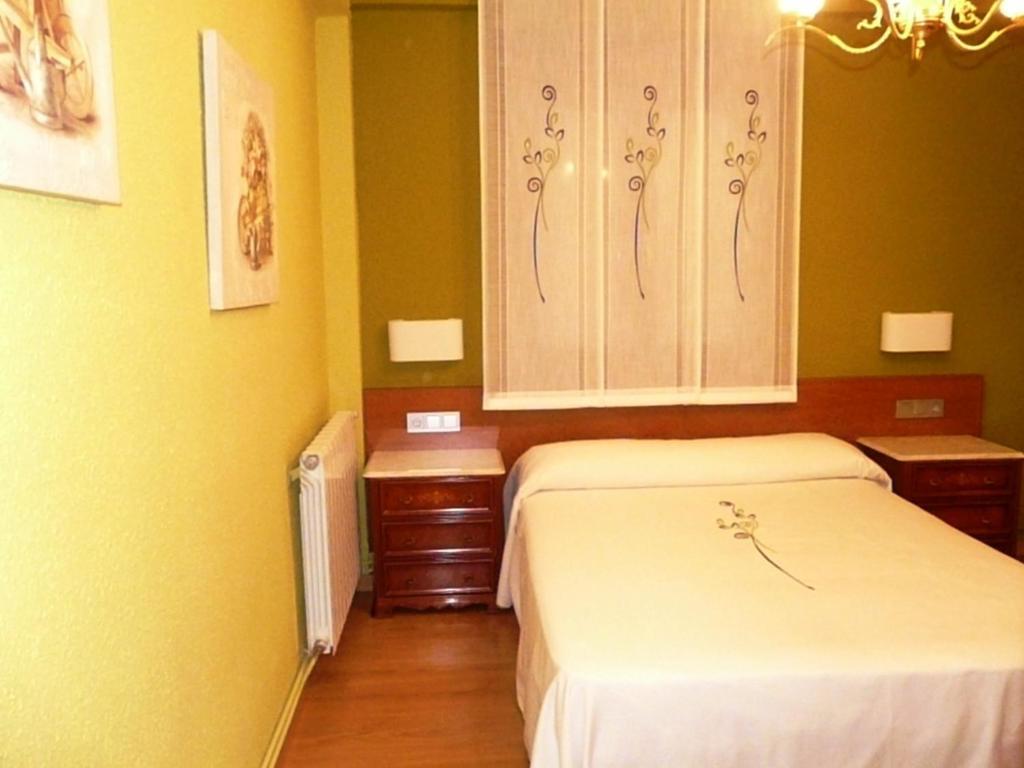 Apartamento Turistico Guara Casa Castro Barbastro Bilik gambar