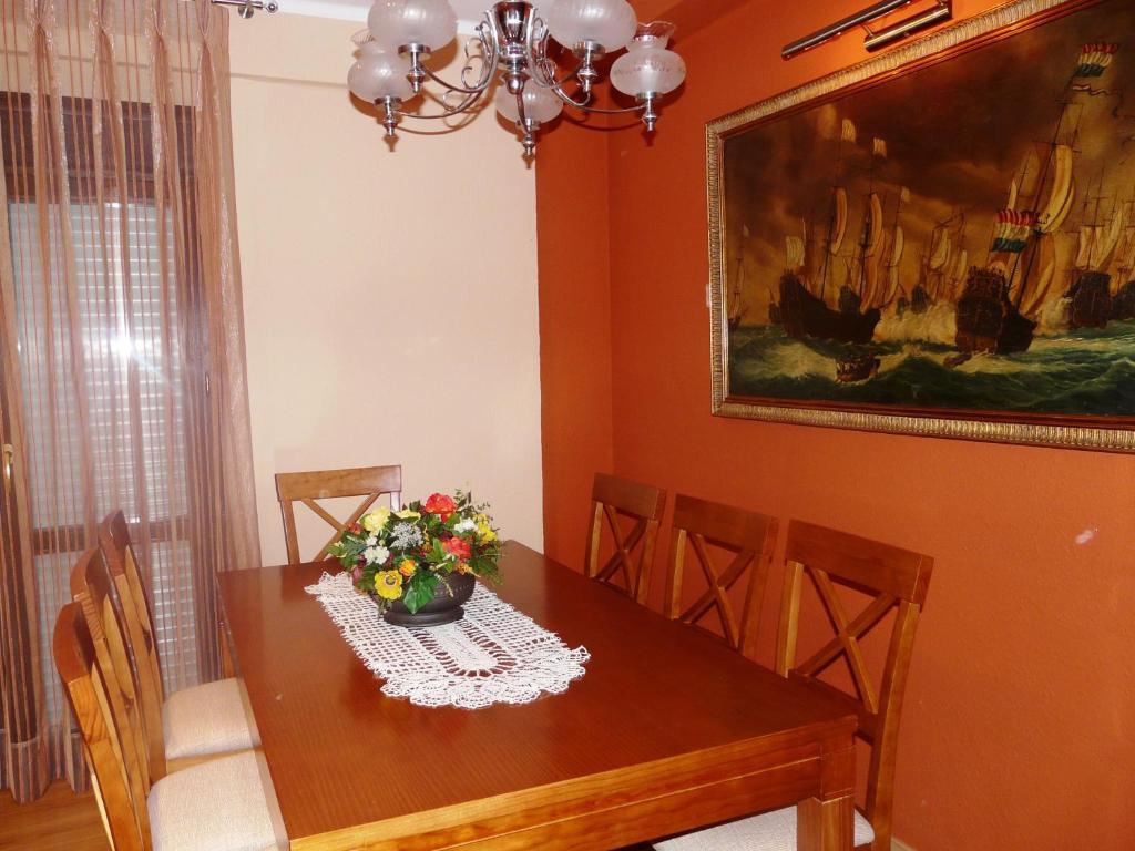 Apartamento Turistico Guara Casa Castro Barbastro Luaran gambar